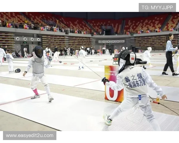 2025山城击剑公开赛在重庆江北启幕 展现山城风采与竞技激情 2025山城击剑公开赛在重庆江北启幕 展现山城风采与竞技激情