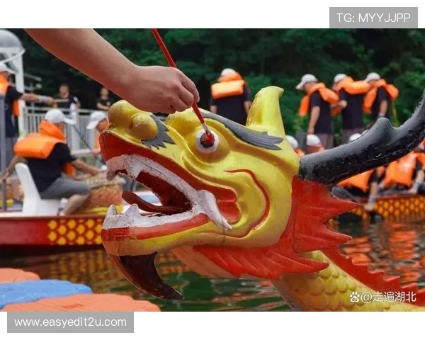 桨声雷动鼓点震天2025垫江龙溪河龙舟公开赛激情开赛