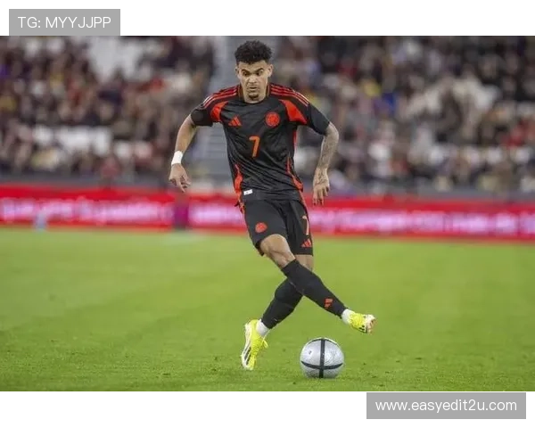 迪亚斯南美预选赛进球引爆球迷热情 冷静脚法展现无限魅力 迪亚斯南美预选赛进球引爆球迷热情 冷静脚法展现无限魅力